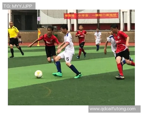 激情四溢的足球赛在上海举行球迷齐聚共庆盛事与荣耀